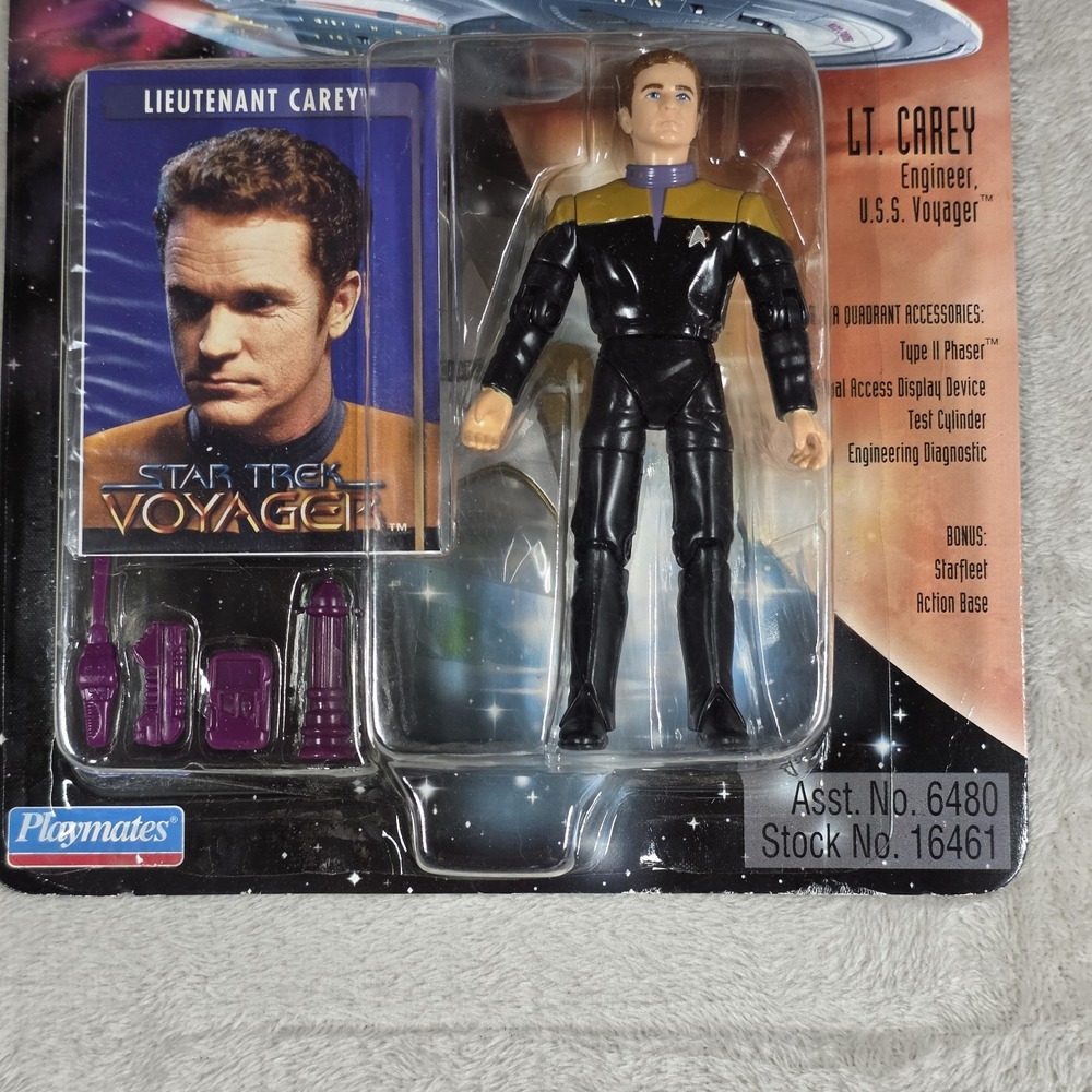 Star Trek Voyager LT Carey Engineer Playmates Action Figure 1995